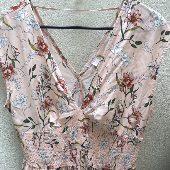 Xhiliration | Blush pink floral smocked maxi dress - Picture 5 of 11